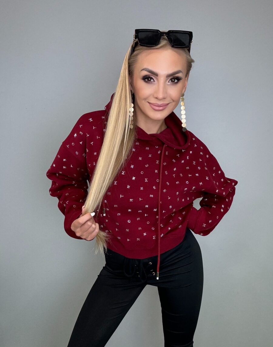 Piękna i Moda Bluza z ozdobnymi cyrkoniami z kapturem bordowa 5 Bluza z ozdobnymi cyrkoniami z kapturem bordowa OSTATNIA SZT - obrazek 1