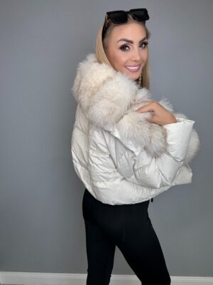 Kurtka śmietankowa z naturalnym bogatym obszyciem z lisa - obrazek 5