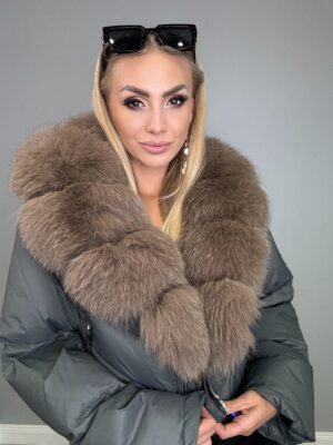 Kurtka szara z bogatym brązowym obszyciem - obrazek 4