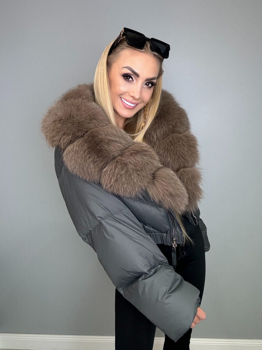 Kurtka szara z bogatym brązowym obszyciem - obrazek 2