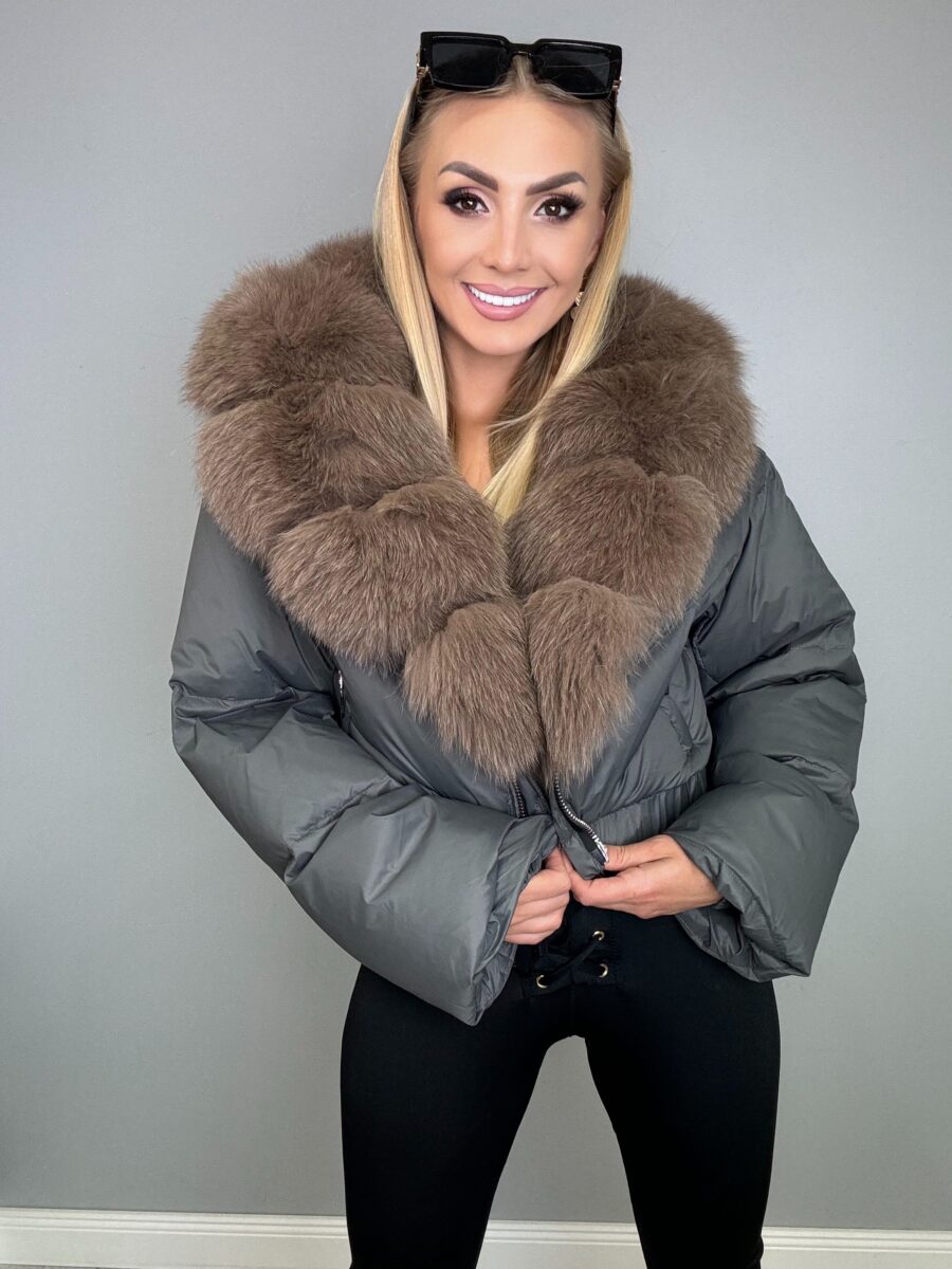 Kurtka szara z bogatym brązowym obszyciem - obrazek 1