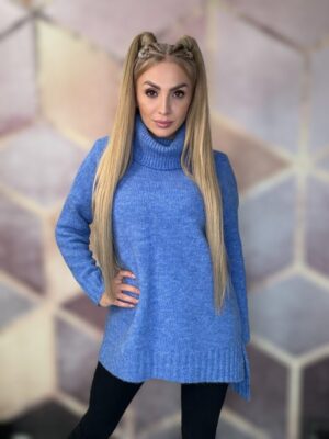 Swetr golf z przedłużanym tyłem niebieski