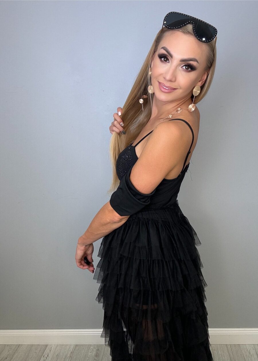 Luksusowy kombinezon z trenem bogato zdobiony - obrazek 9