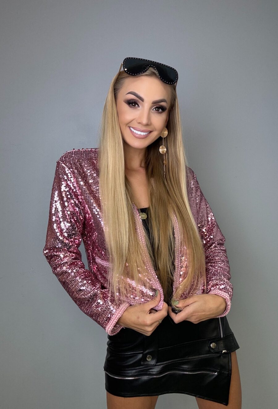 Cekinowy żakiet w kolorze różowym - obrazek 1