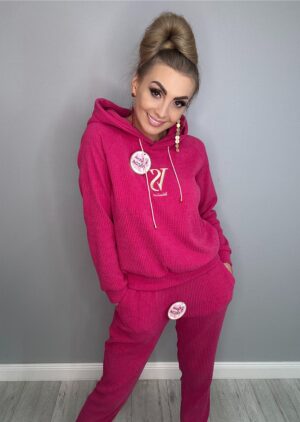 Komplet dresowy prążkowany z wyszywanym haftem różowy