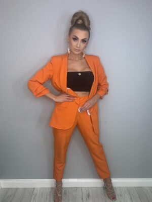 Komplet marynarka i spodnie w kolorze pomarańczowym