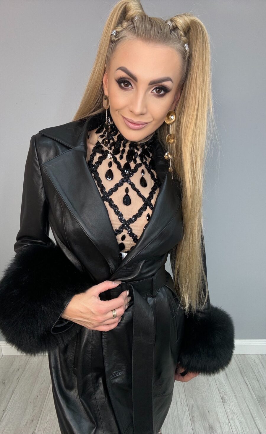 Luksusowy Płaszcz ze Skóry Cielęcej z Odpinanym czarnym Obszyciem z lisa - obrazek 7