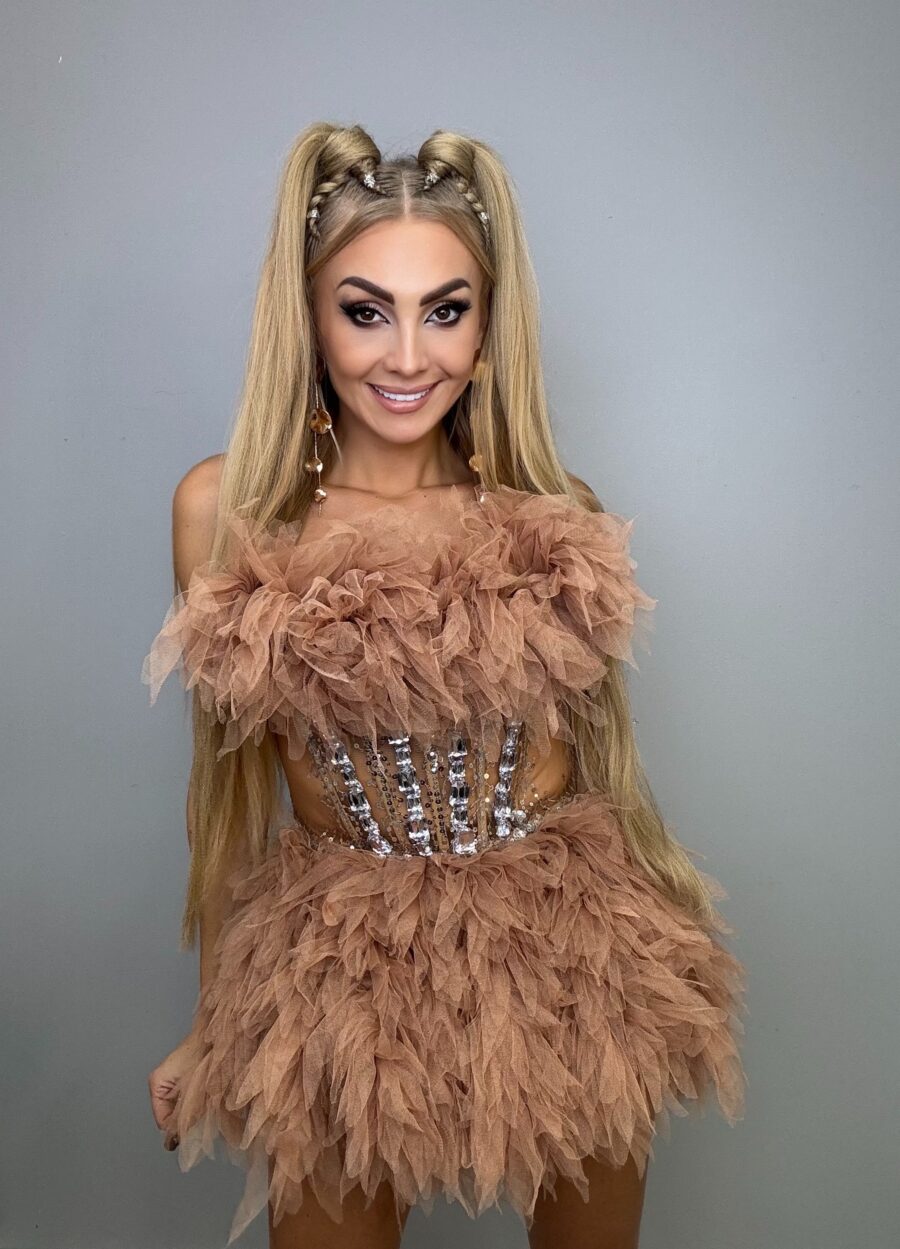 Piękna i Moda Olśniewająca Kreacja z Gorsetem i Tiulową Spódniczką Beżowa Luksusowy Komplet Tiul Gorset + spòdniczka BEŻ - obrazek 1