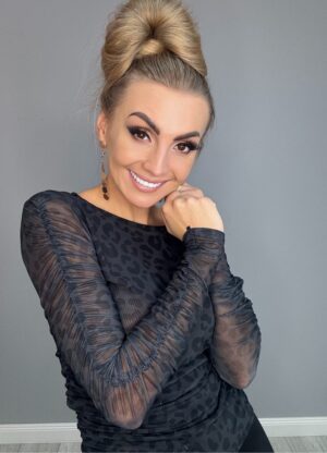 Siatka grafitowa w panterkę z marszczeniami na rękawach - obrazek 4