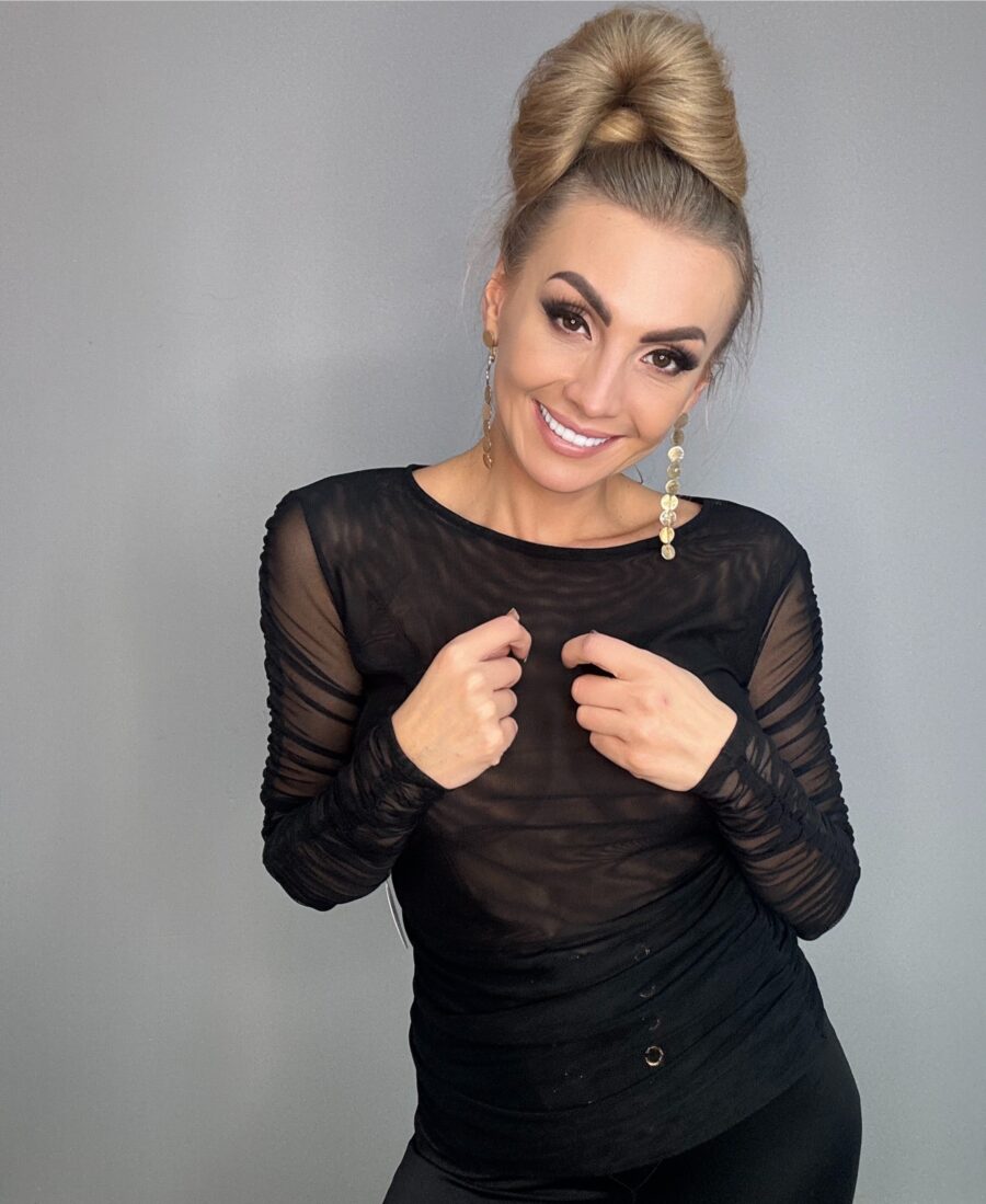 Piękna i Moda Siatka w kolorze czarnym marszczeniami na rękawach 4 Siatka w kolorze czarnym marszczeniami na rękawach - obrazek 1