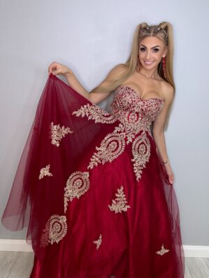 Bajkowa Suknia Księżniczki Czerwona - obrazek 4