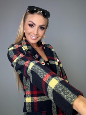 Płaszcz w Kratę - Wiosenne Must-Have - obrazek 2