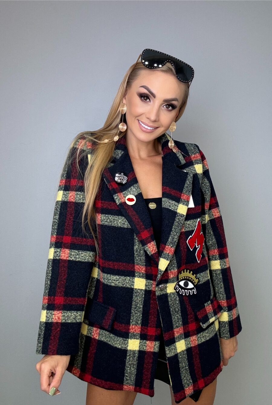 Płaszcz w Kratę - Wiosenne Must-Have - obrazek 4