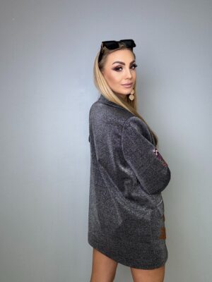 Srebrna Marynarka z Neonowymi Naszywkami - Must-Have w Twojej Garderobie - obrazek 2