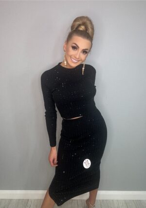 Czarny komplet prążek - spódnica z bluzka wysadzana czarnymi kamieniami - obrazek 11