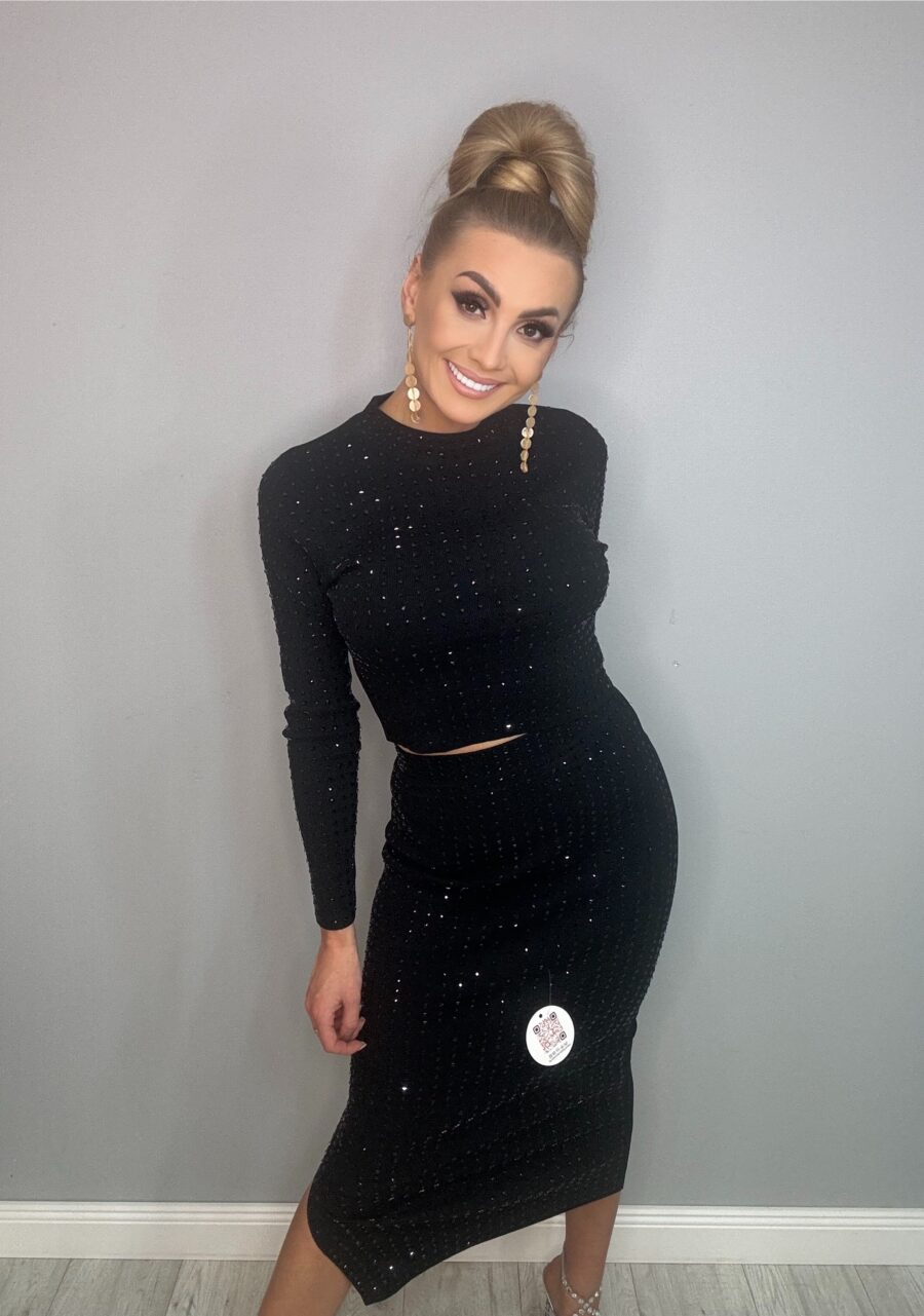 Czarny komplet prążek - spódnica z bluzka wysadzana czarnymi kamieniami - obrazek 11