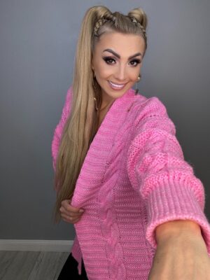 Przepiękny Sweterek w Kolorze Baby Róż - obrazek 3