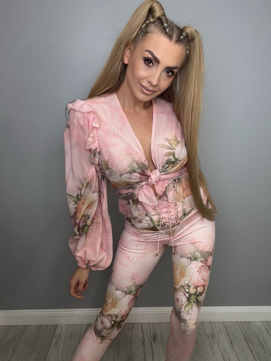 Elegancki Komplet Szyfonowy w Różowym Kwiatowym Motywie La Diva - obrazek 8