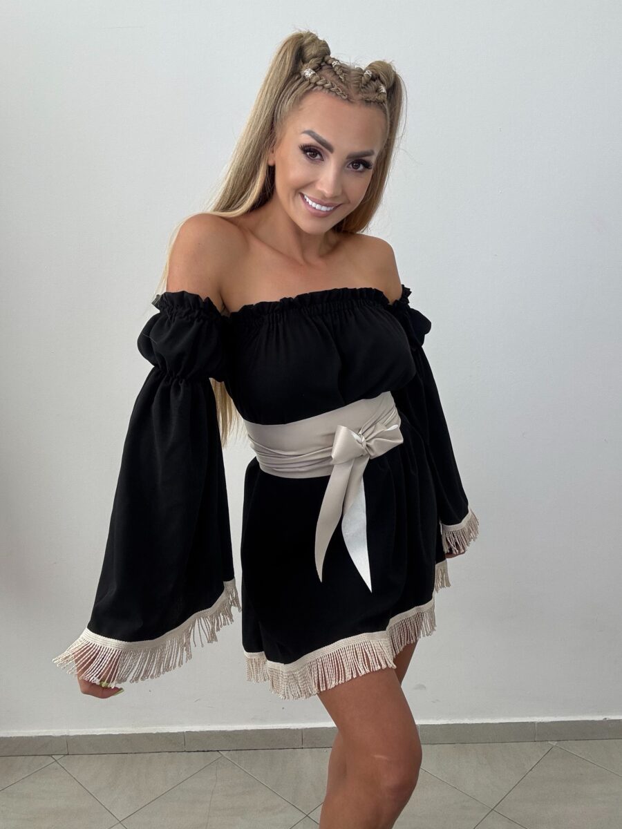 img_0447 Czarna sukienka ARIZONA z frędzlami – La Monne - obrazek 1