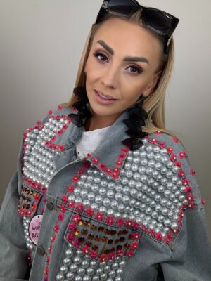 Jeansowa Katana „Glam Flower” – unikat z perłami i kryształami - obrazek 5