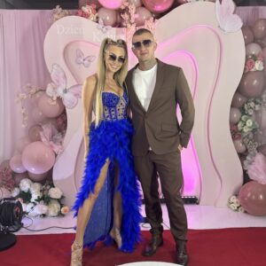 Suknia luksusowa chabrowa z piórami marabuta i kryształkami