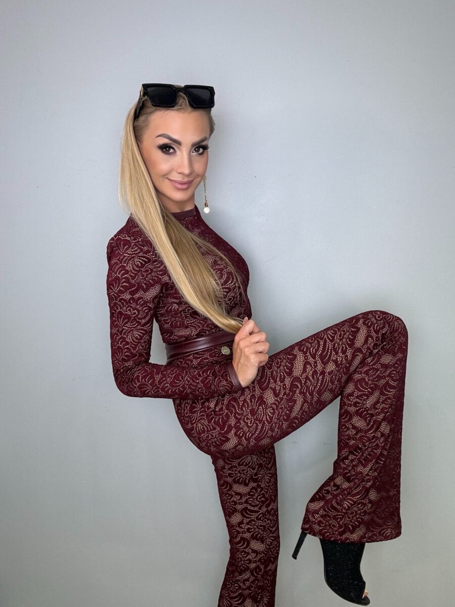 Koronkowy kombinezon bordow La Monne - obrazek 1